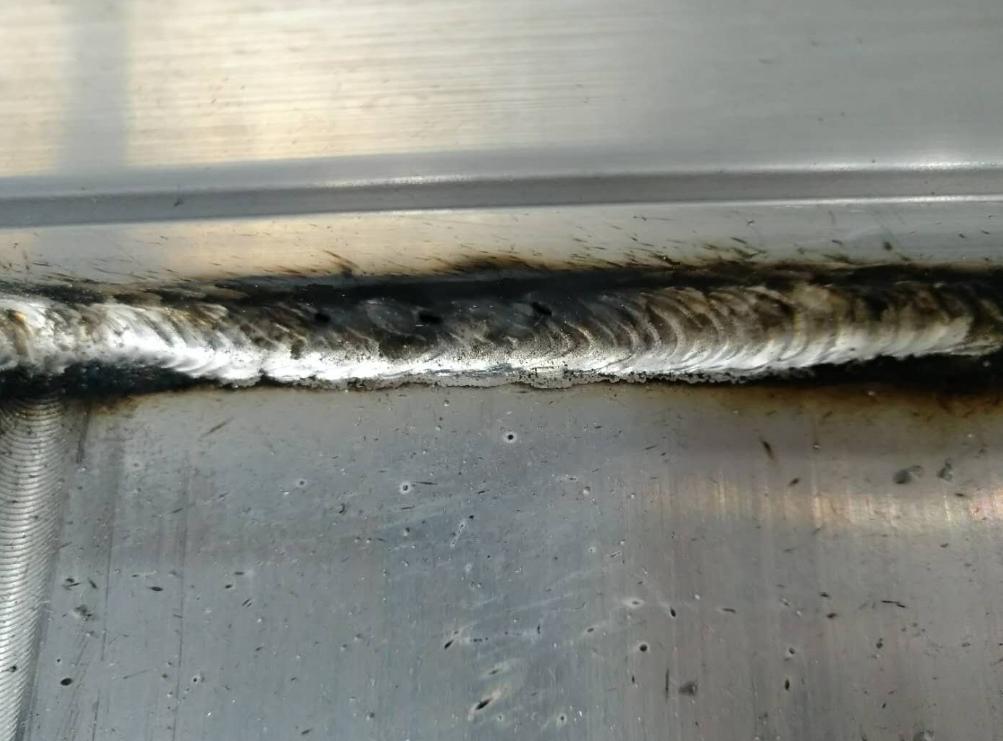 Welding cracks of aluminum tube